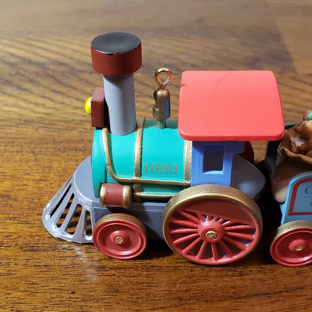 Hallmark Ornament Train - Picture 6 of 8
